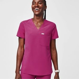 Figs scrubs Catalina one pocket scrub top medium raspberry sorbet
